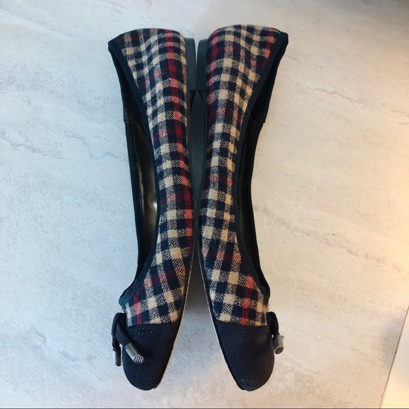 Lands End plaid flats - Picture 5 of 9